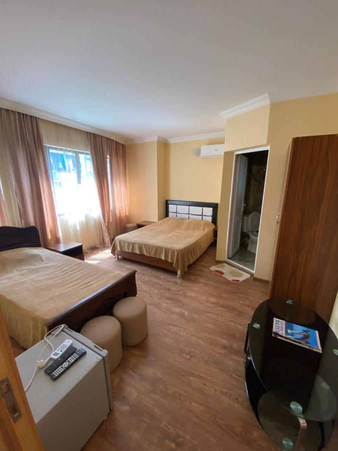 Hotel Dadiani Batumi Bagian luar foto