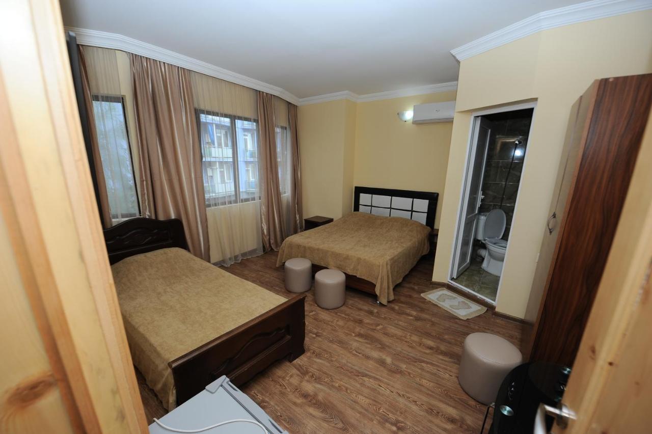 Hotel Dadiani Batumi Bagian luar foto