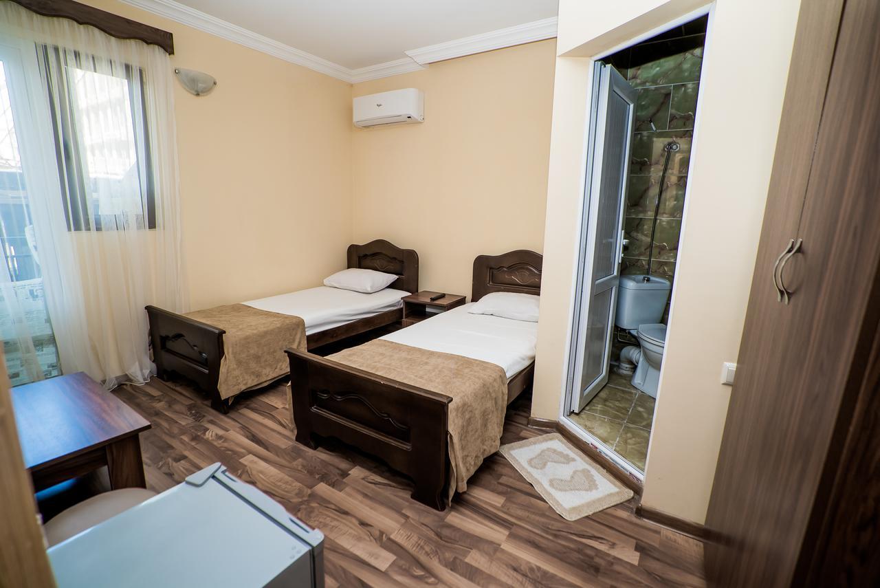 Hotel Dadiani Batumi Bagian luar foto